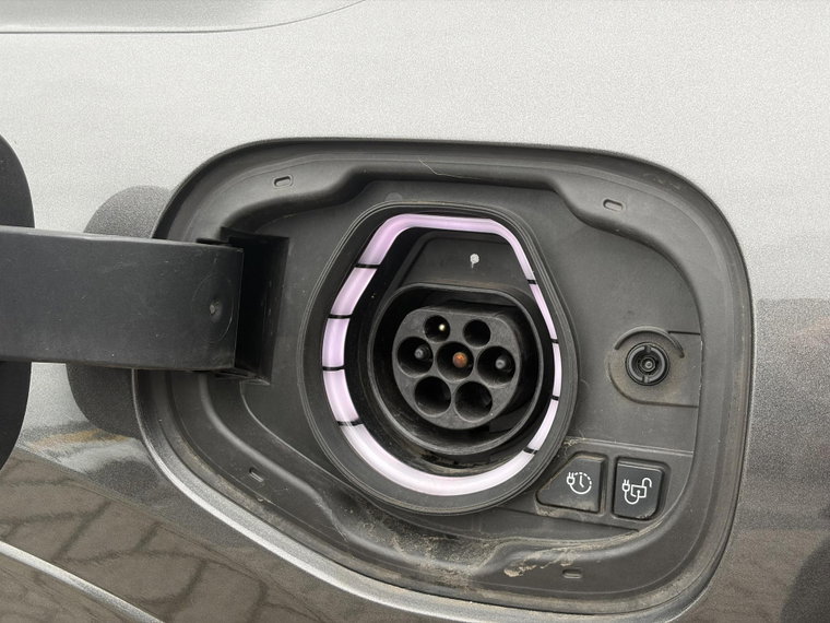 Vehicle Image 35