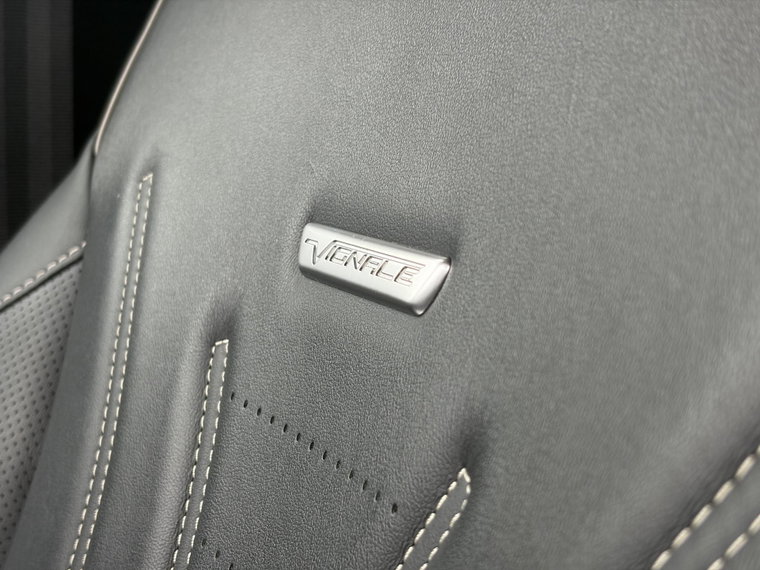 Vehicle Image 36