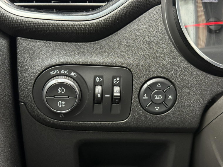Vehicle Image 29