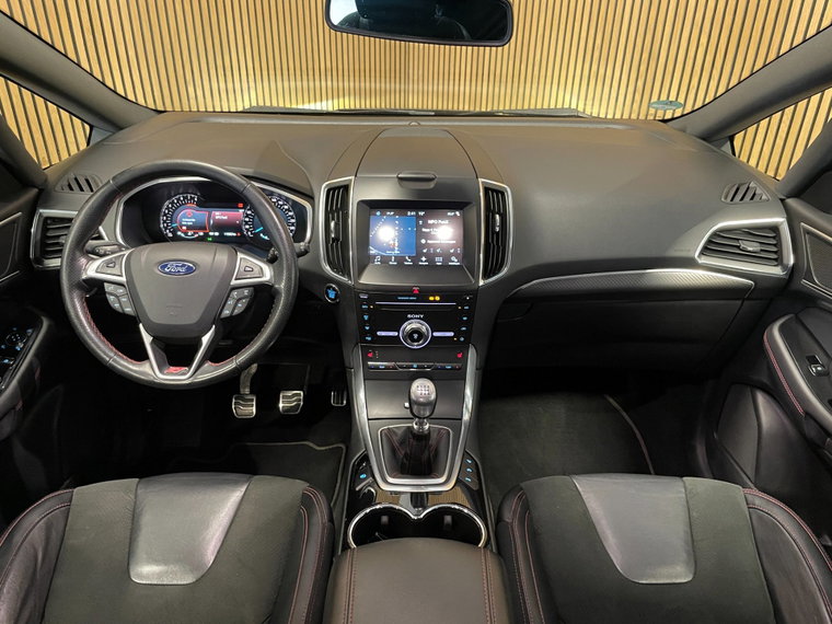 Vehicle Image 6