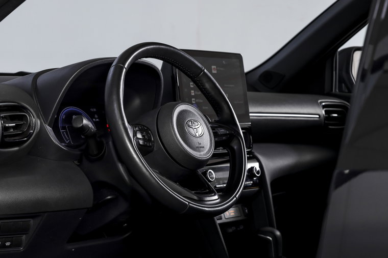 Vehicle Image 13