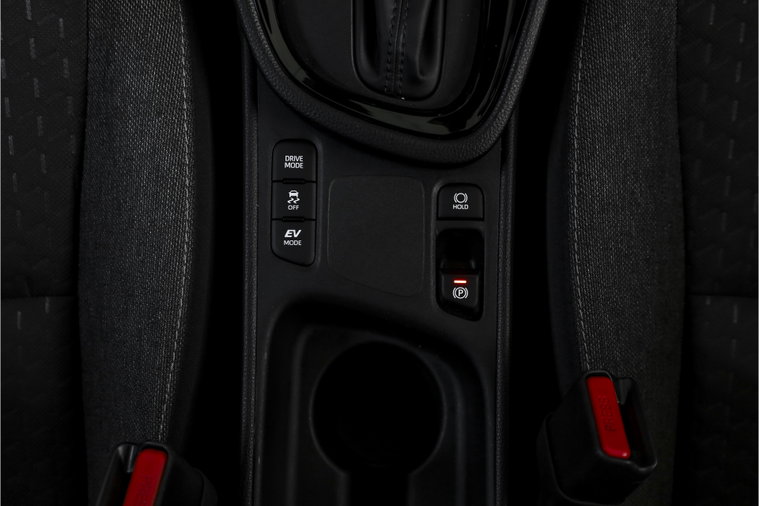 Vehicle Image 25