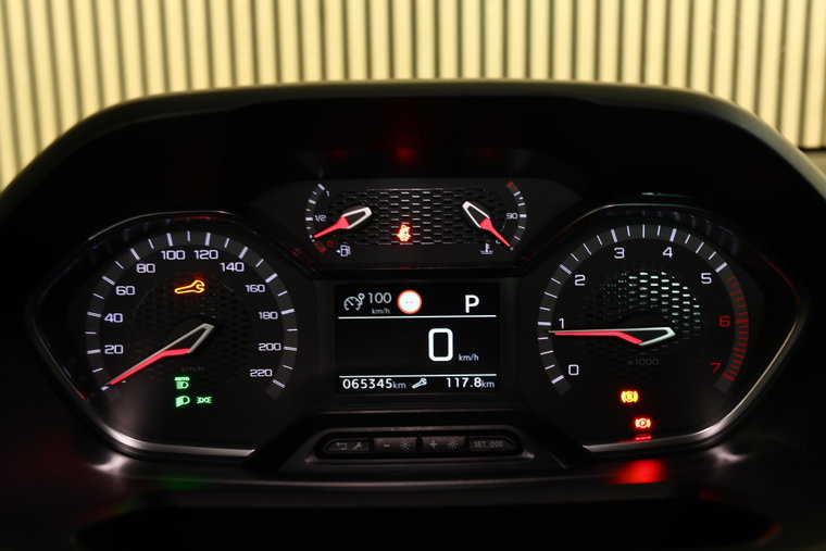 Vehicle Image 13