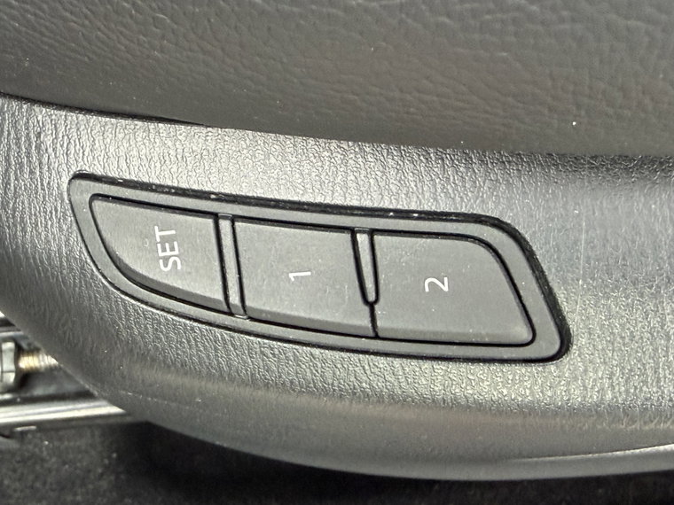 Vehicle Image 28