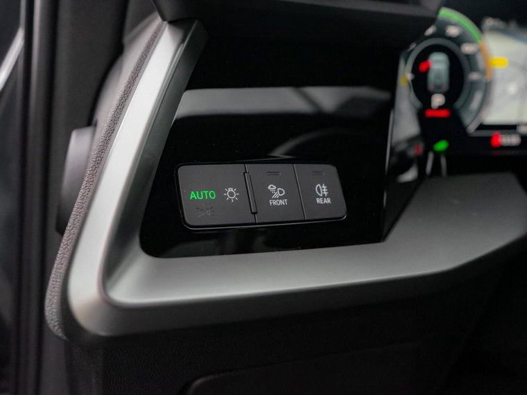 Vehicle Image 38