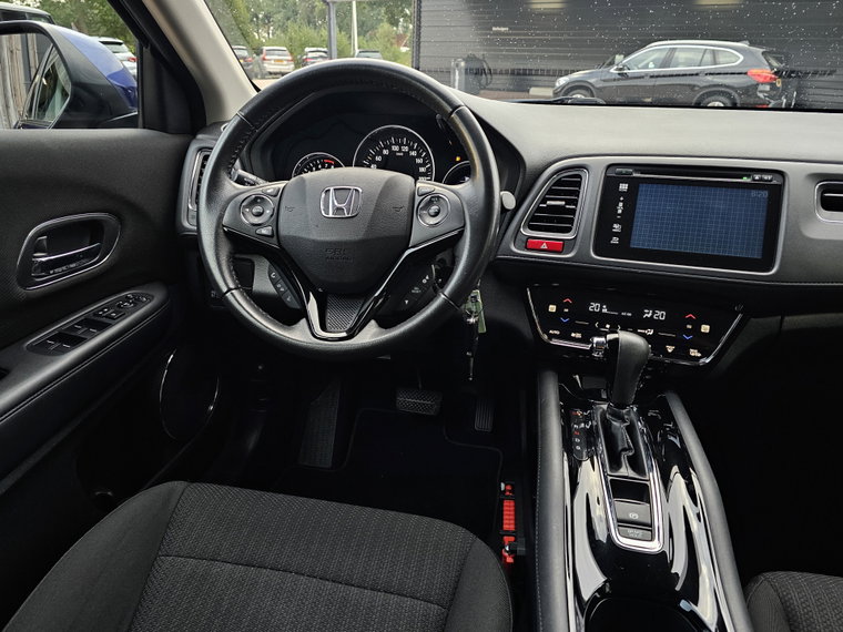Vehicle Image 21