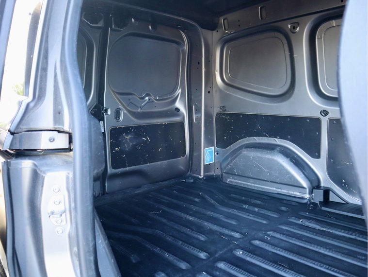 Vehicle Image 17