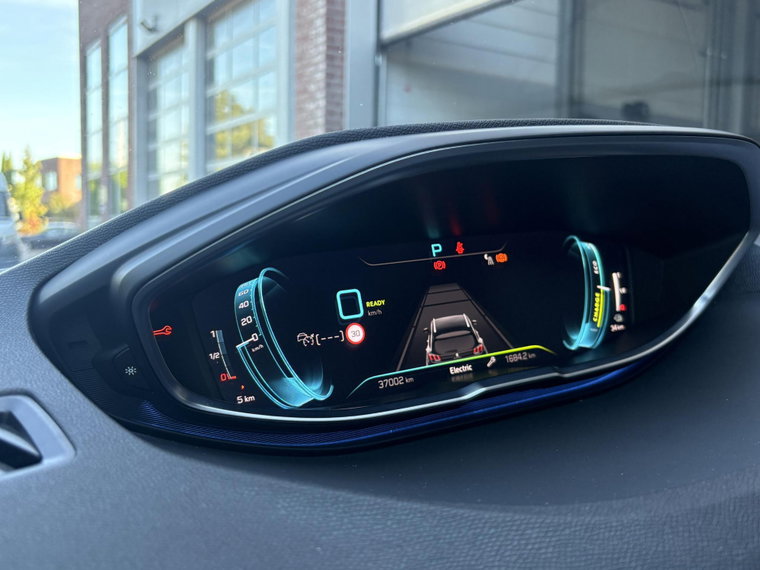 Vehicle Image 33