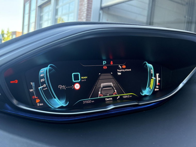 Vehicle Image 35