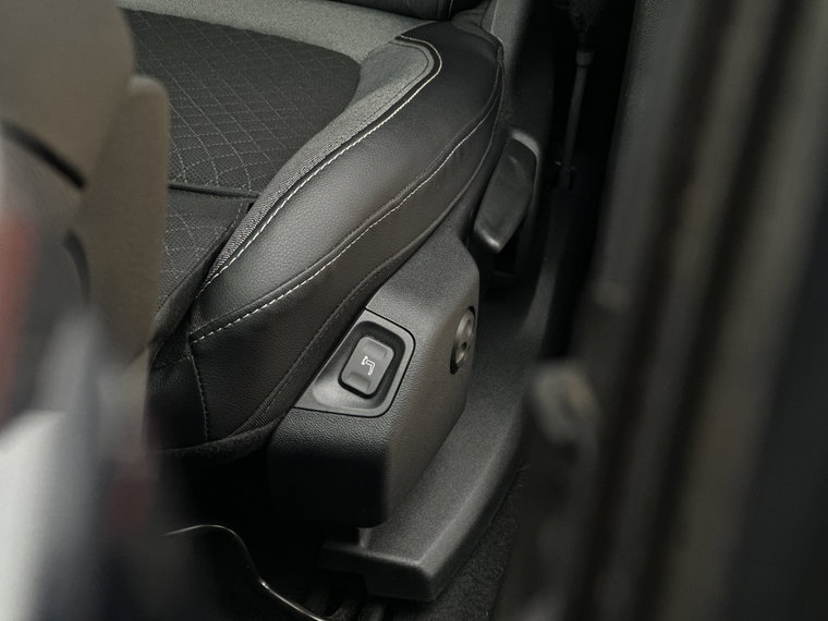 Vehicle Image 42