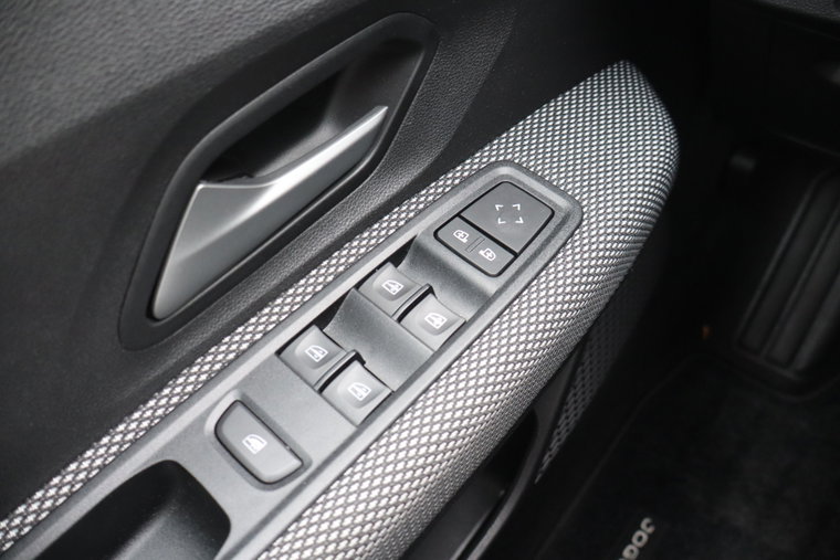 Vehicle Image 24