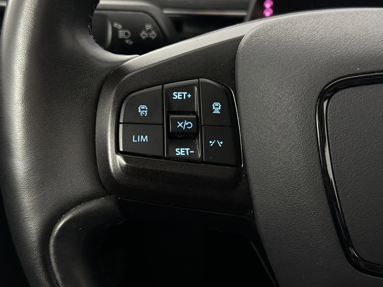 Vehicle Image 25