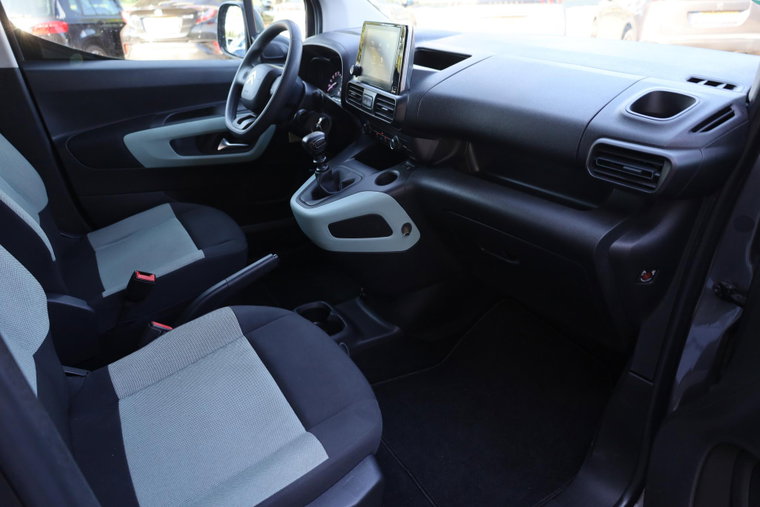 Vehicle Image 22