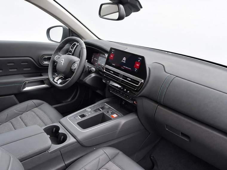 Vehicle Image 12
