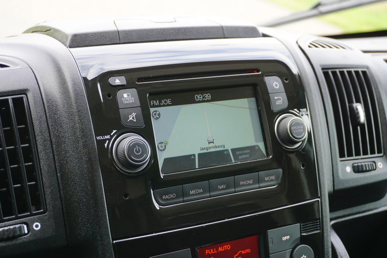 Vehicle Image 17