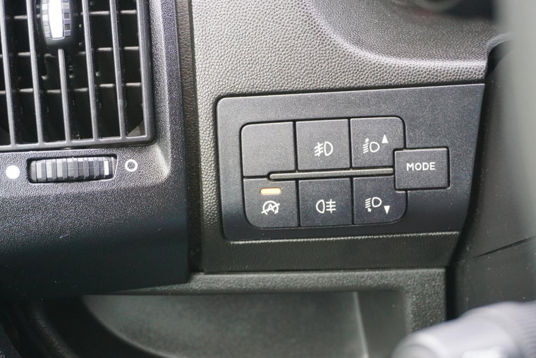 Vehicle Image 28