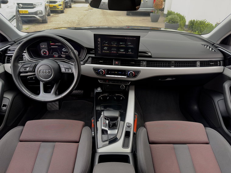 Vehicle Image 12