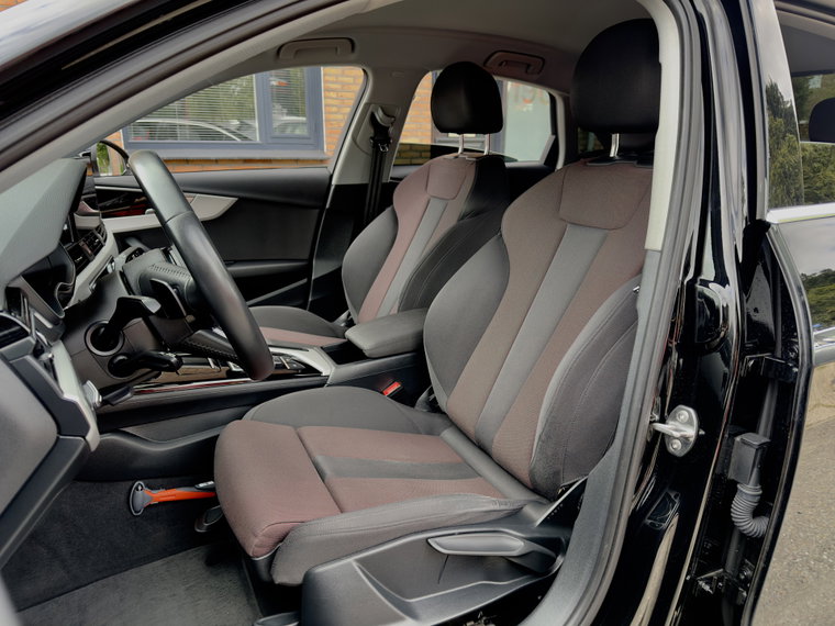 Vehicle Image 16