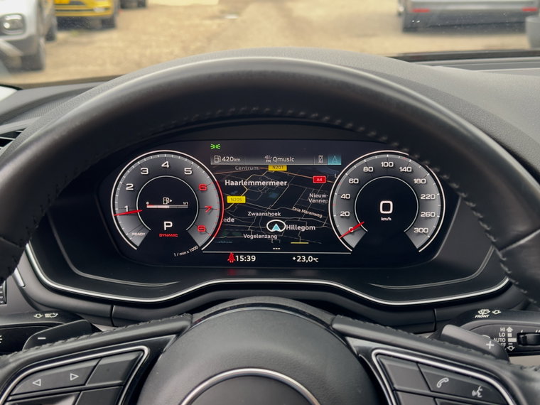 Vehicle Image 25