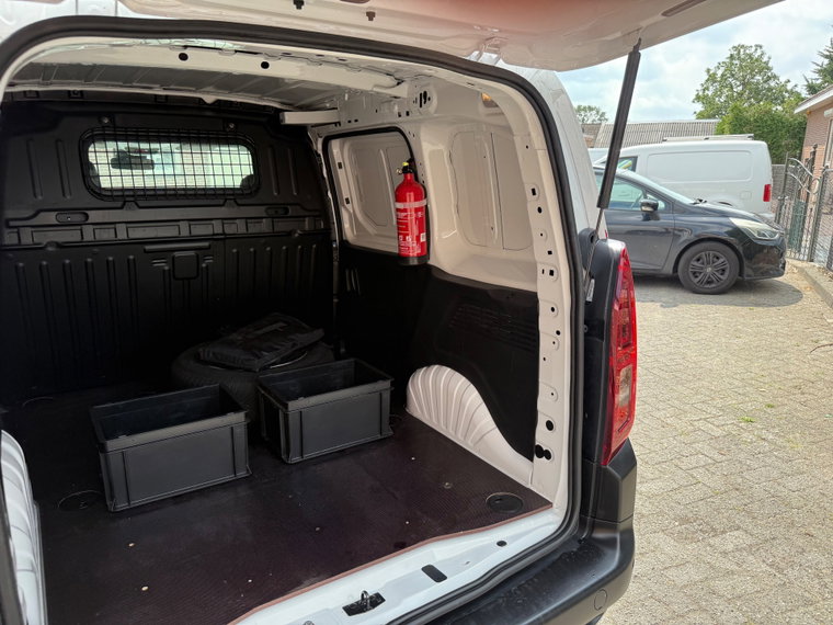 Vehicle Image 22