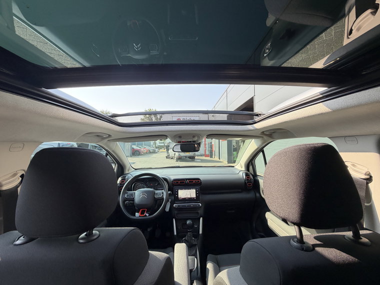 Vehicle Image 18