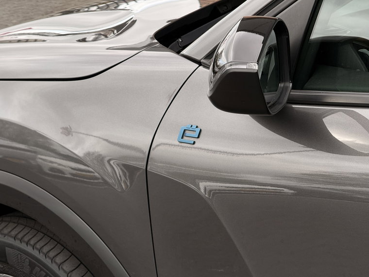 Vehicle Image 15