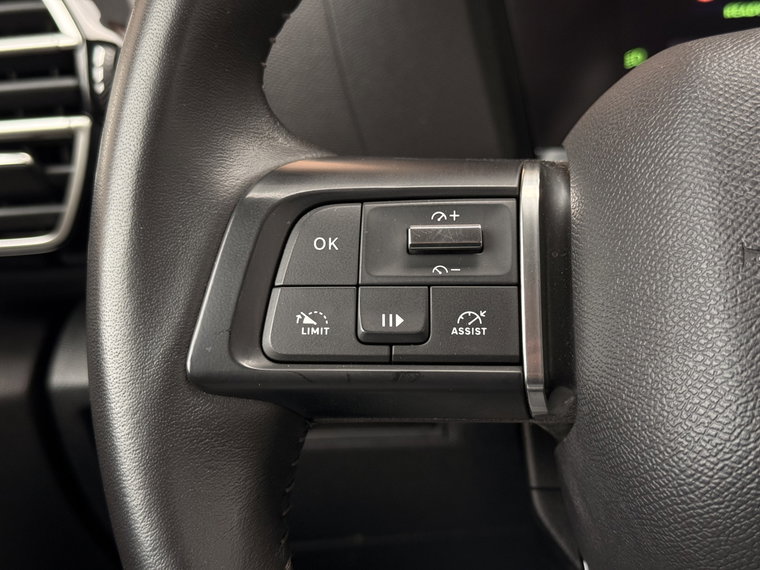 Vehicle Image 25