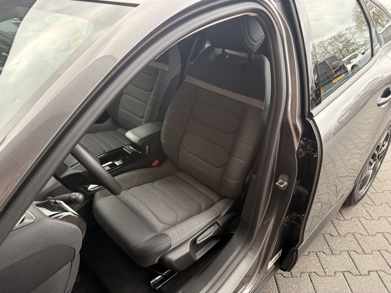 Vehicle Image 39