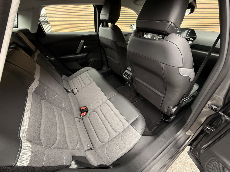 Vehicle Image 45