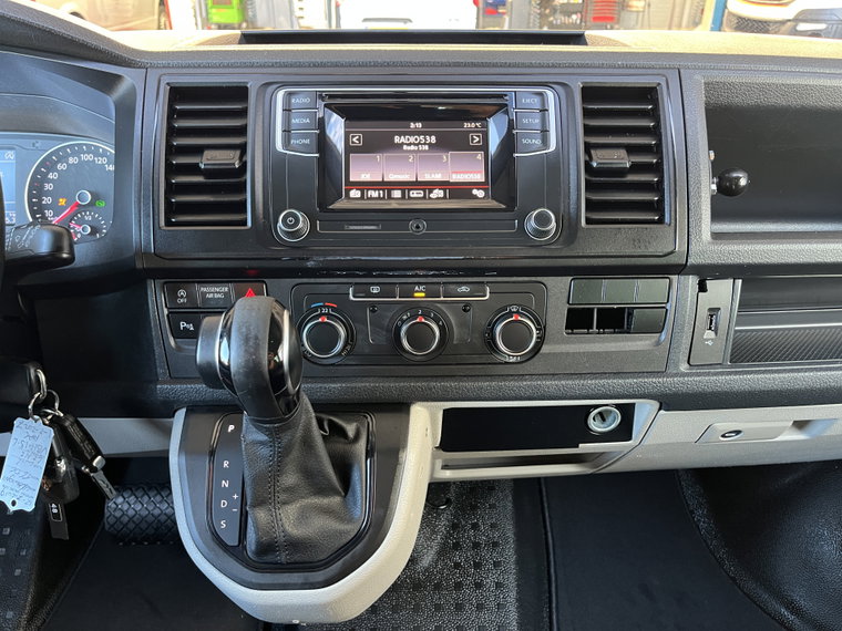 Vehicle Image 32