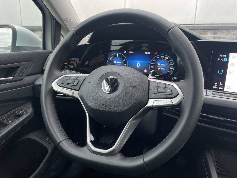 Vehicle Image 48