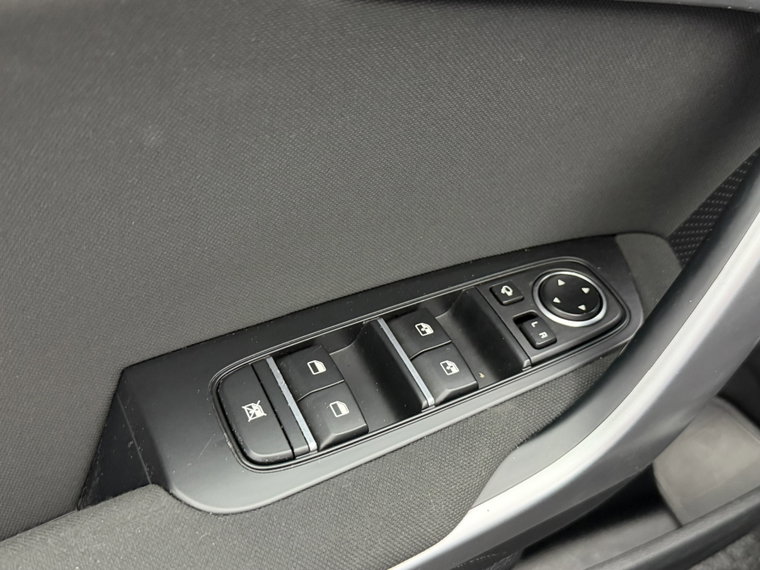 Vehicle Image 24