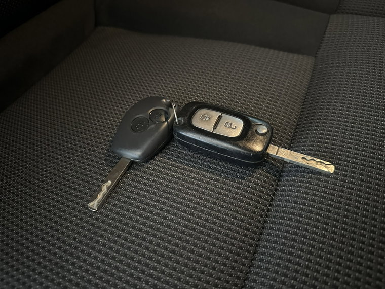 Vehicle Image 21