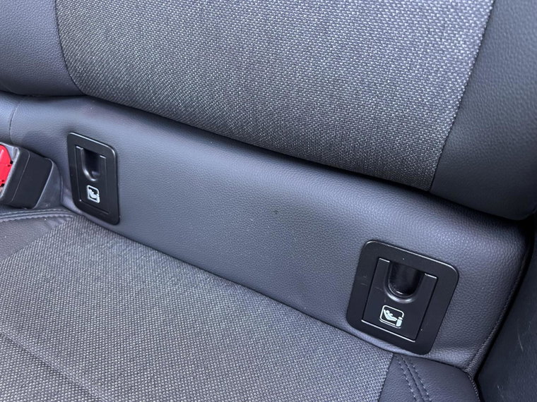 Vehicle Image 45