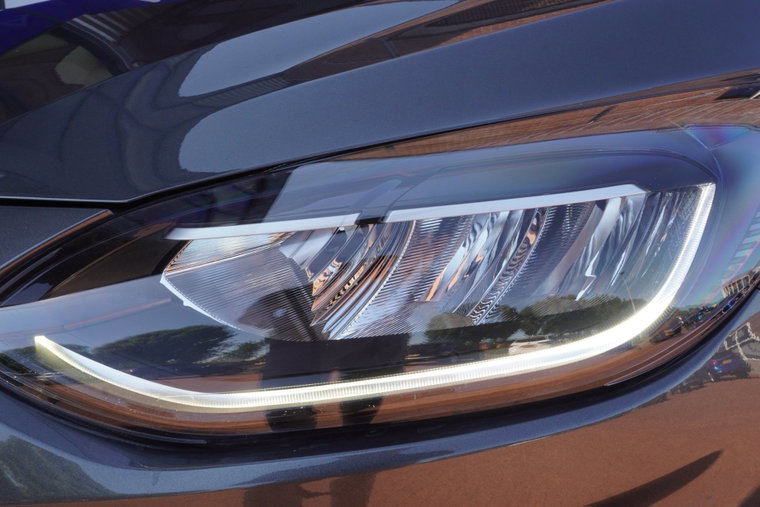 Vehicle Image 30