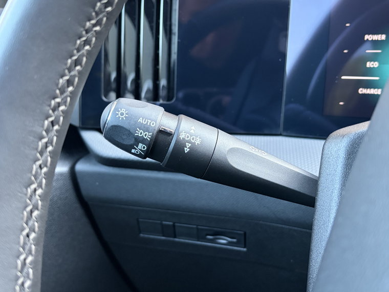 Vehicle Image 24