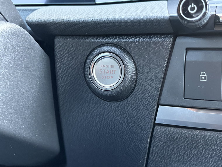 Vehicle Image 29