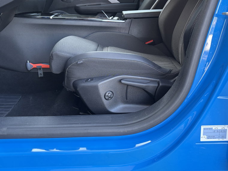 Vehicle Image 48