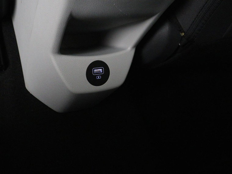 Vehicle Image 24