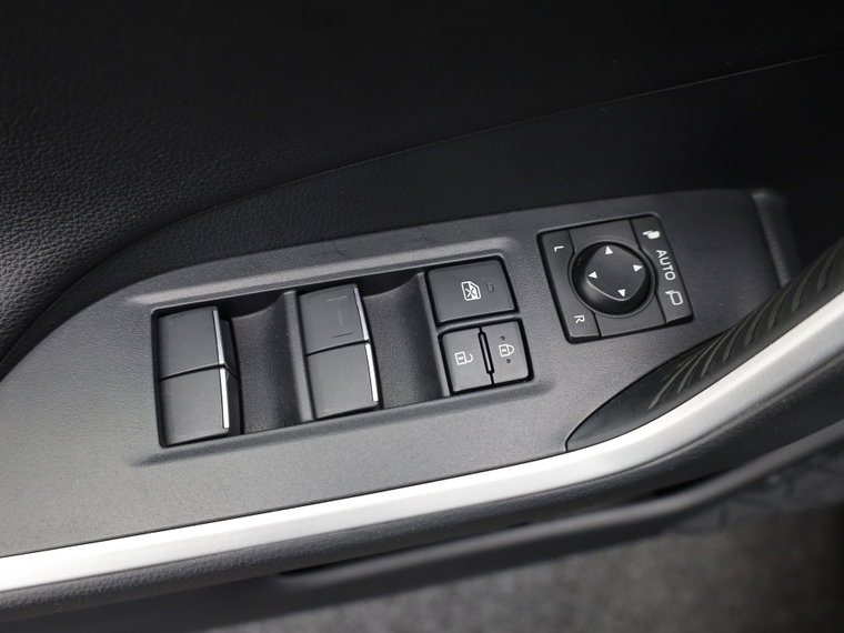 Vehicle Image 33