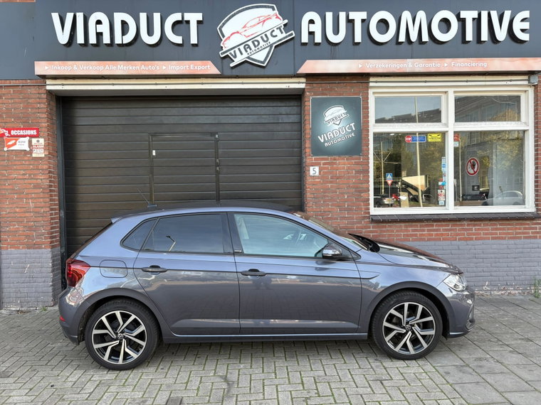 Vehicle Image 6