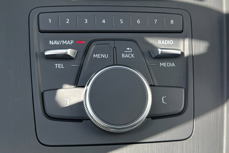 Vehicle Image 17
