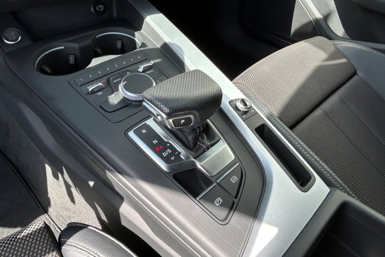 Vehicle Image 22