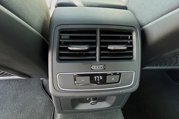 Vehicle Image 29