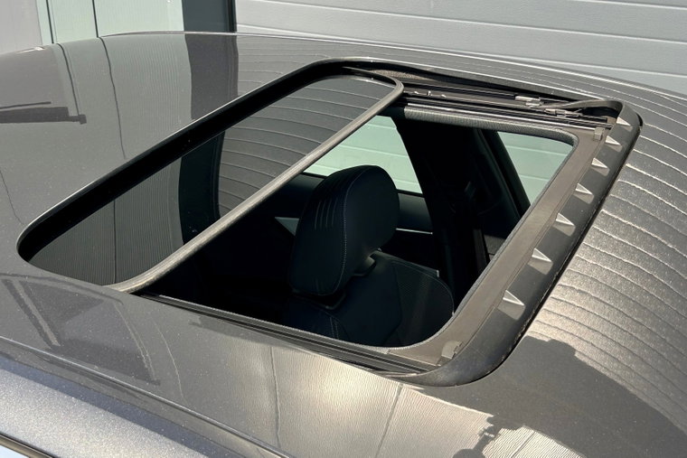 Vehicle Image 35