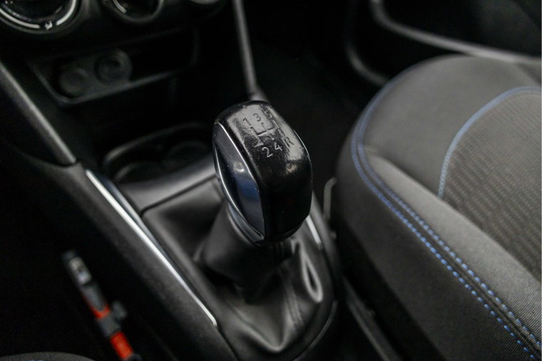 Vehicle Image 24