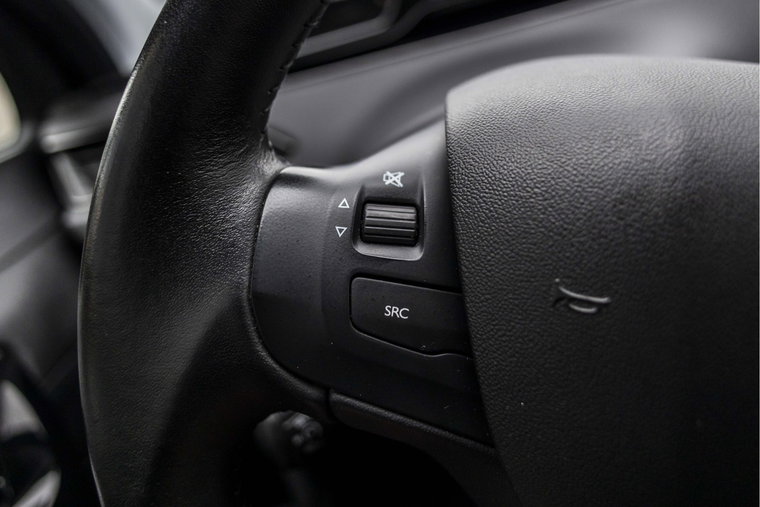 Vehicle Image 26