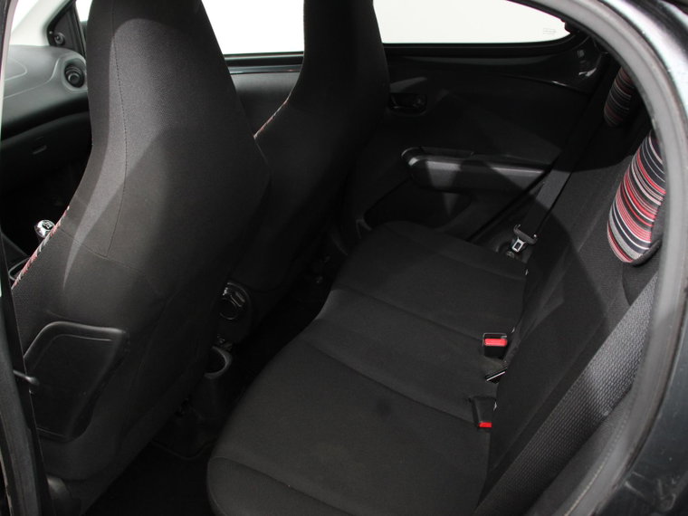 Vehicle Image 17