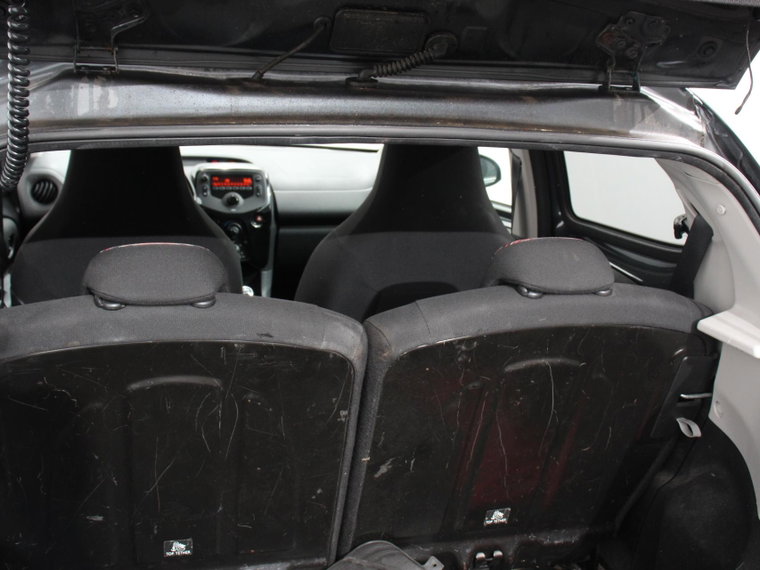 Vehicle Image 19