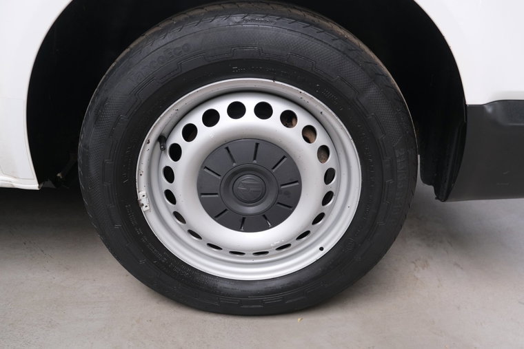 Vehicle Image 33